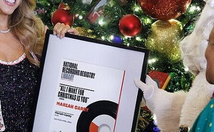 How much does Mariah Carey earn and how much money does she make from Christmas?