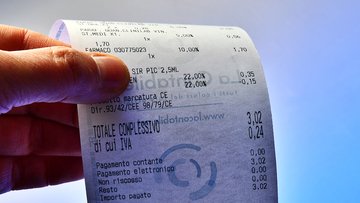 US consumer confidence drops despite low inflation, rate cuts