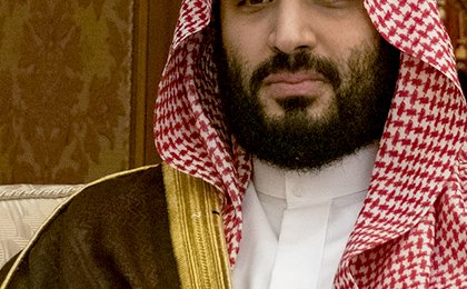 Saudi Arabia threatens further oil cuts to prevent price drop