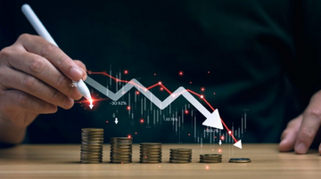 What is the credit crunch and what are its causes and consequences?