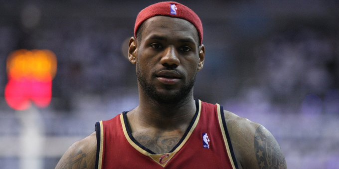 How Much Does Lebron James Make? NBA Star Salary and Net Worth