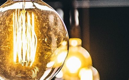 Electricity consumption drops as world economy falls into recession