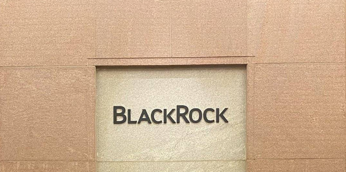 How Much Does Larry Fink Earn as CEO of BlackRock? Salary, Bonus and Net Worth in 2026