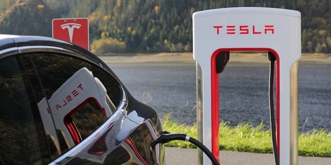 Tesla enters new phase, gives Ford access to supercharger network
