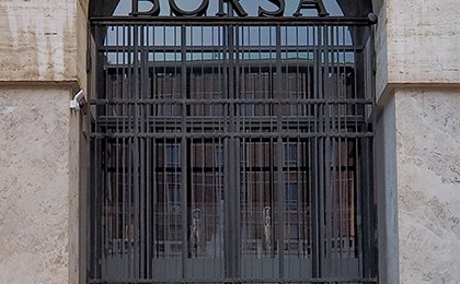 Investing in Italy today: 1 stock to buy and 1 to sell on FTSE Mib