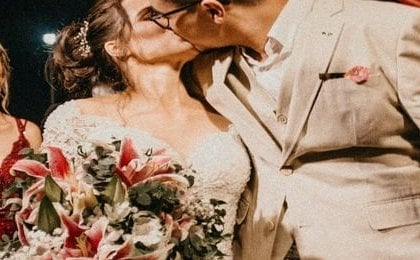 This 29-year-old made $1.7 million in a year renting wedding cameras