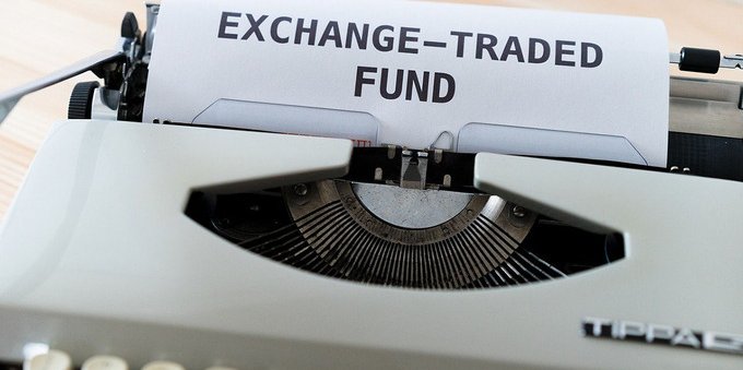 <span class="caps">US</span> investors shun costly passive ETFs as actives gain ground