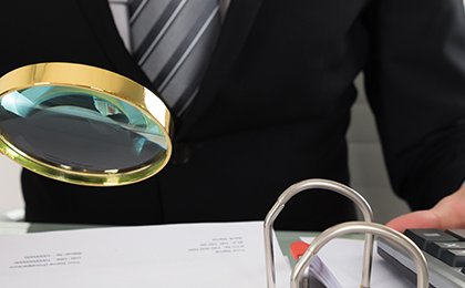 What are fund of funds (FoFs) and how do they work?