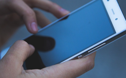 Is it worth buying a refurbished smartphone? How much can you save?