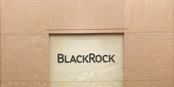 BlackRock cuts 600 staff as asset managers defend profit margins