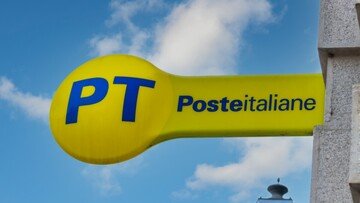 Poste Italiane, unlike Royal Mail, brings both the mail and the cash