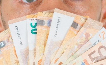 How to earn 3.000 euros a month?