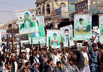 Who are the Houthi rebels and what do they want?