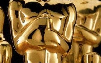 How much is an Oscar statuette worth and what does it represent?