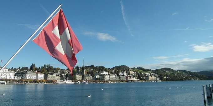 Switzerland, the central bank cuts rates again