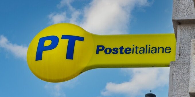 Poste Italiane, unlike Royal Mail, brings both the mail and the cash