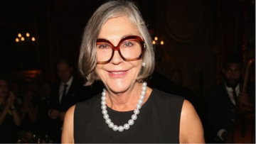 Who is Alice Walton, the world's richest woman in 2025, and how much does she earn?