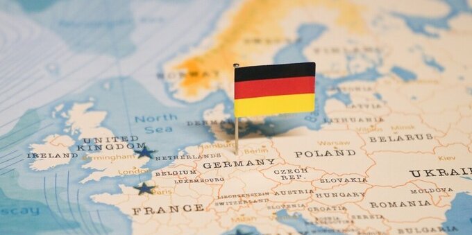 Germany remains "sick man of Europe". Manufacturing, services decline