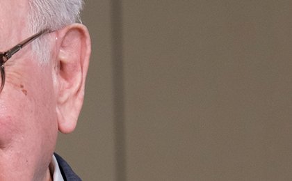 Here's when it's the right time to sell a stock according to Warren Buffett