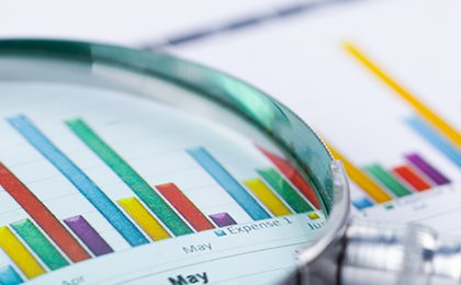 Quarterly Amazon and Apple forecasts. Who will win the earnings challenge?