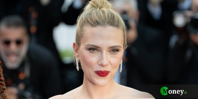 The ranking of the highest-grossing actors in history. Number one is a woman.