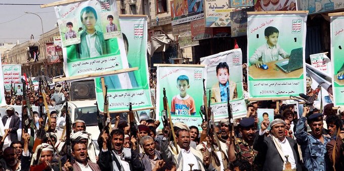 Who are the Houthi rebels and what do they want?