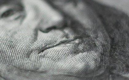 The dollar snaps four weeks of gains after Warsh: October now hinges on the Fed and the ECB, 24 hours apart