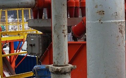 Canada increases oil exports as West battles OPEC, prices surge