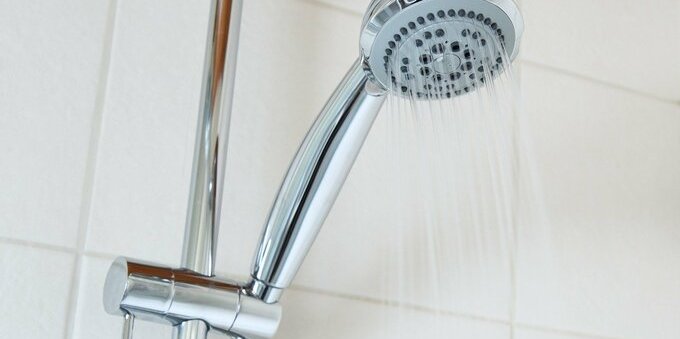 How much do showers consume: water, gas and electricity bills