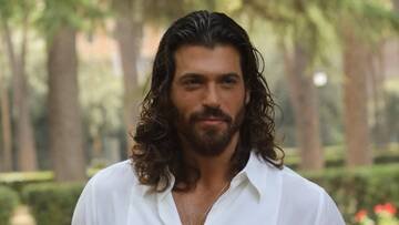 Who is Can Yaman, the star of Sandokan, and how much does he earn?