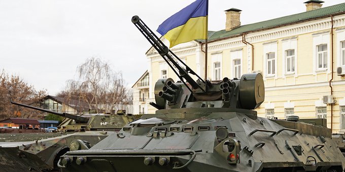 Ukraine and Russia receive new Weapons, what are their Plans?