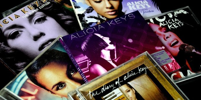 How much does Alicia Keys earn? The American singer-songwriter's net worth