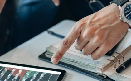 Insiders are dumping these 10 stocks