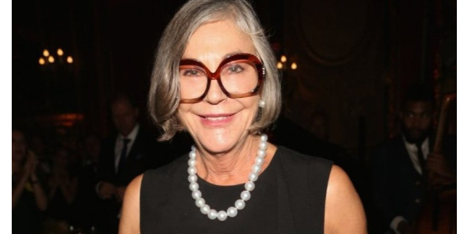 Who is Alice Walton, the world's richest woman in 2025, and how much does she earn?
