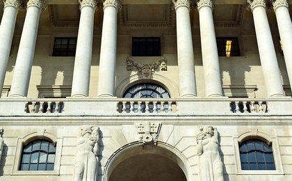 BoE keeps rates unchanged despite lowest inflation since 2021