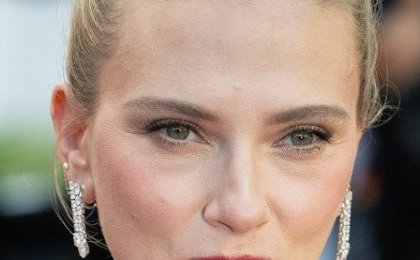 The ranking of the highest-grossing actors in history. Number one is a woman.