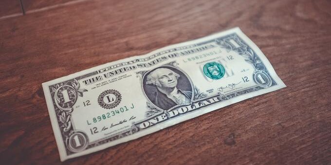 Why isn't de-dollarization taking off (yet)?