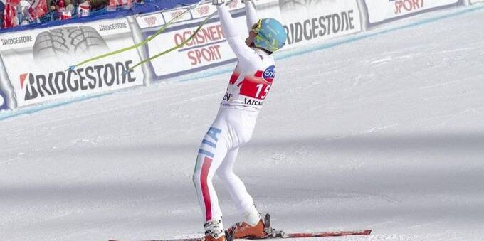 How much does a professional skier earn?