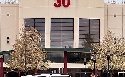 AMC reports net losses on backlog of Hollywood strikes