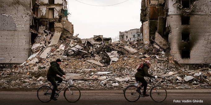 Ukraine civilians forced to join Russia in fake Referendum