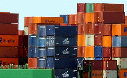 China's exports fall back again, reigniting economists' fears