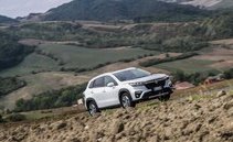 Electric cars still lag behind hybrid sales, new report shows