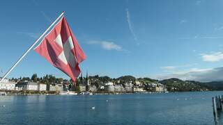 Italy's lowest declared income, EUR 7,959, is on the Swiss border