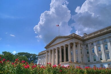 How a 401(k) Works in 2026: Contribution Limits, Match, and the Roth Option