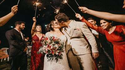 This 29-year-old made $1.7 million in a year renting wedding cameras