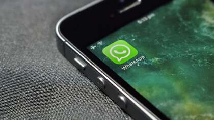 WhatsApp's new Side Chat hides a private AI panel inside your conversations