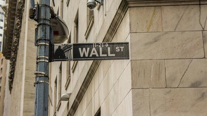 Bubble warnings are sounding on Wall Street. Record highs are hitting, but beware
