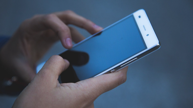 Is it worth buying a refurbished smartphone? How much can you save?