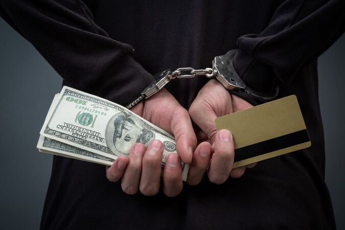 Ponzi Scheme: What is it and How to Avoid Scams