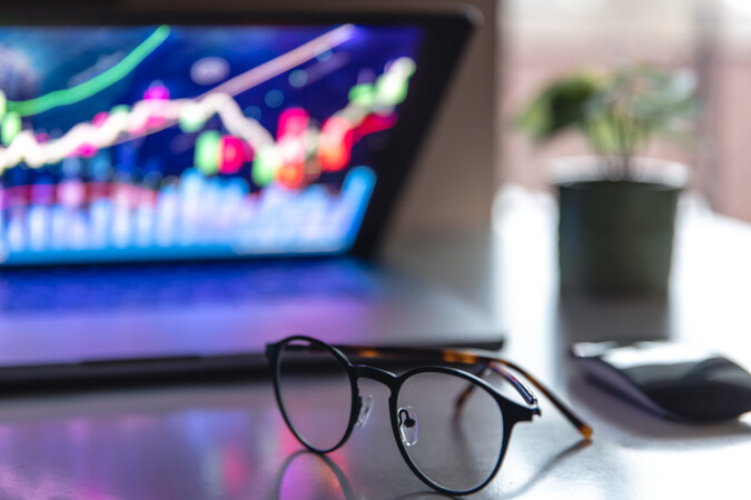 3 stocks to have in your portfolio when the market crashes